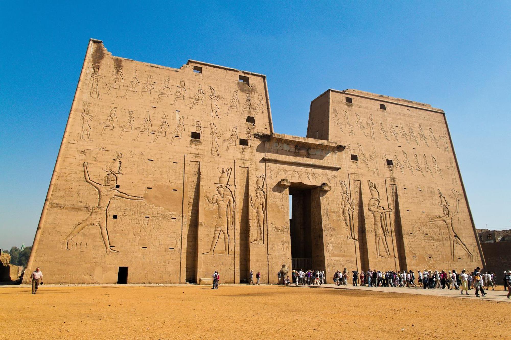Moevenpick Royal Lily Nile Cruise, Every Monday Four Nights From Luxor, Every Friday Three Nights From Aswan - Including Excursions & Sightseeing Eksteriør billede