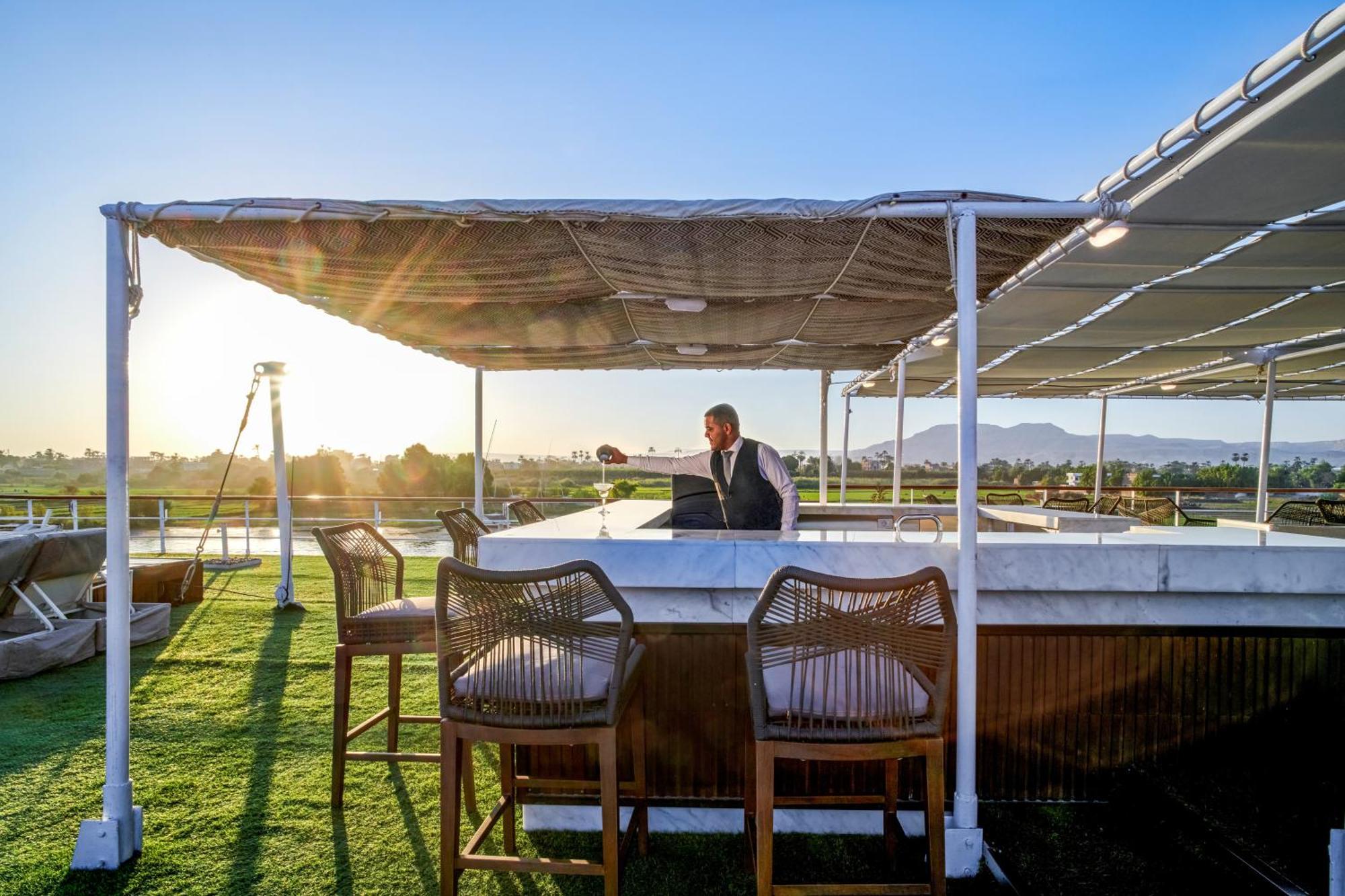 Moevenpick Royal Lily Nile Cruise, Every Monday Four Nights From Luxor, Every Friday Three Nights From Aswan - Including Excursions & Sightseeing Eksteriør billede