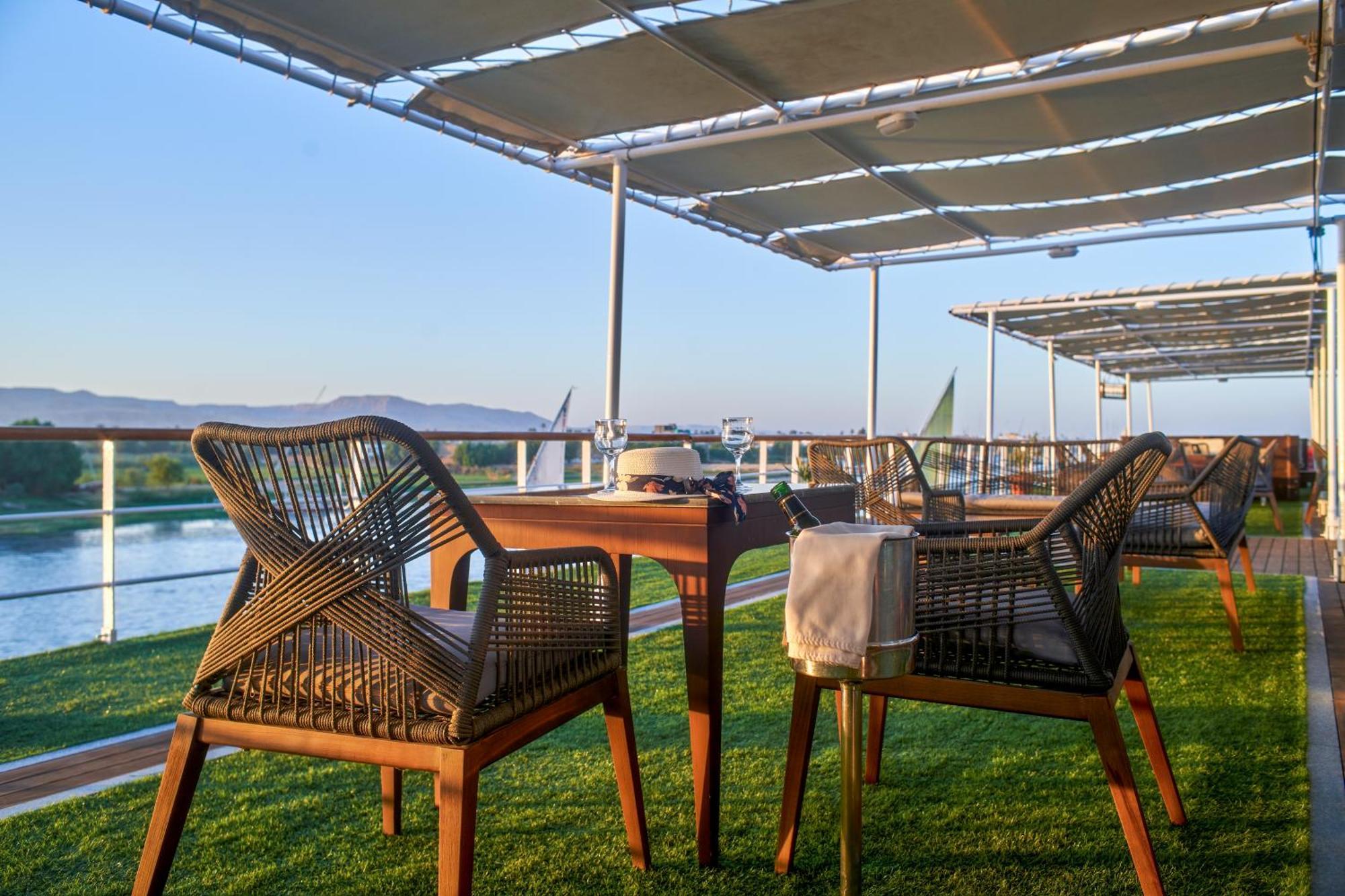 Moevenpick Royal Lily Nile Cruise, Every Monday Four Nights From Luxor, Every Friday Three Nights From Aswan - Including Excursions & Sightseeing Eksteriør billede
